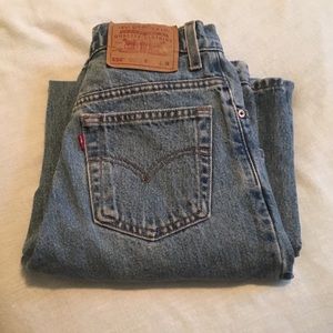 Levi’s mom jeans